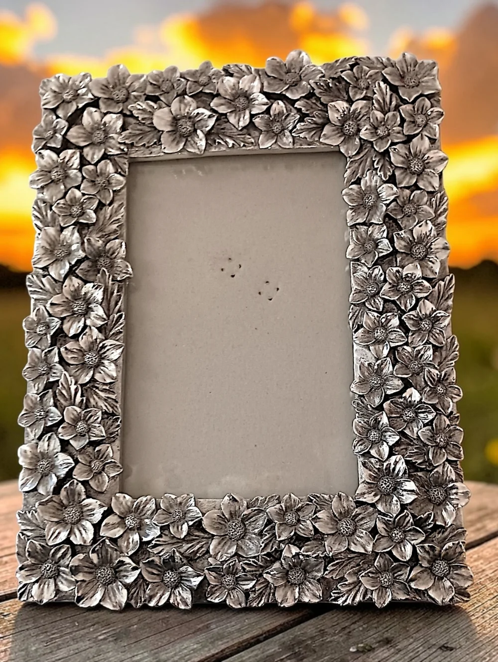 Vtg Applied Floral Picture Frame Silver Tone Resin Flower Photo Frame‎ Cottage